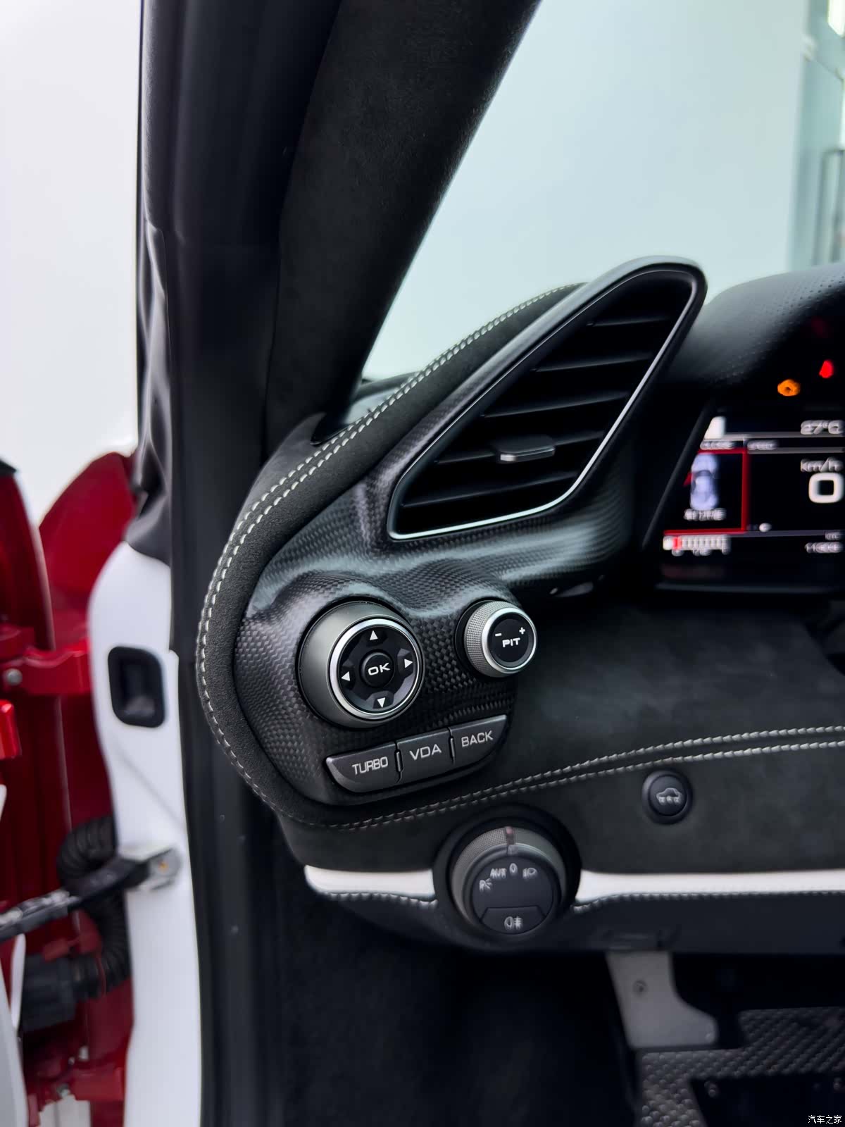 Ferrari 488, 2016 32