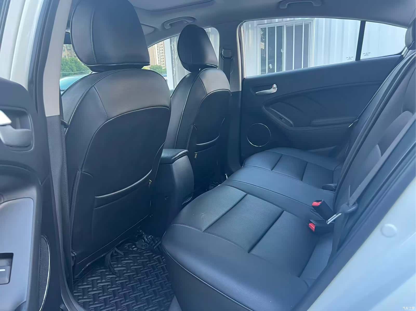 Kia K3, 2015 6