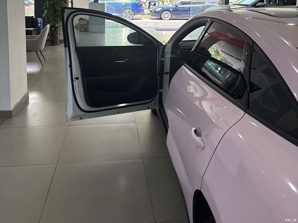 BYD e7, 2025 8