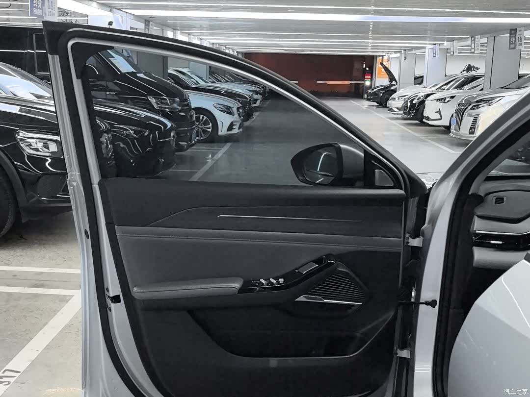 Geely Galaxy L6, 2025 8