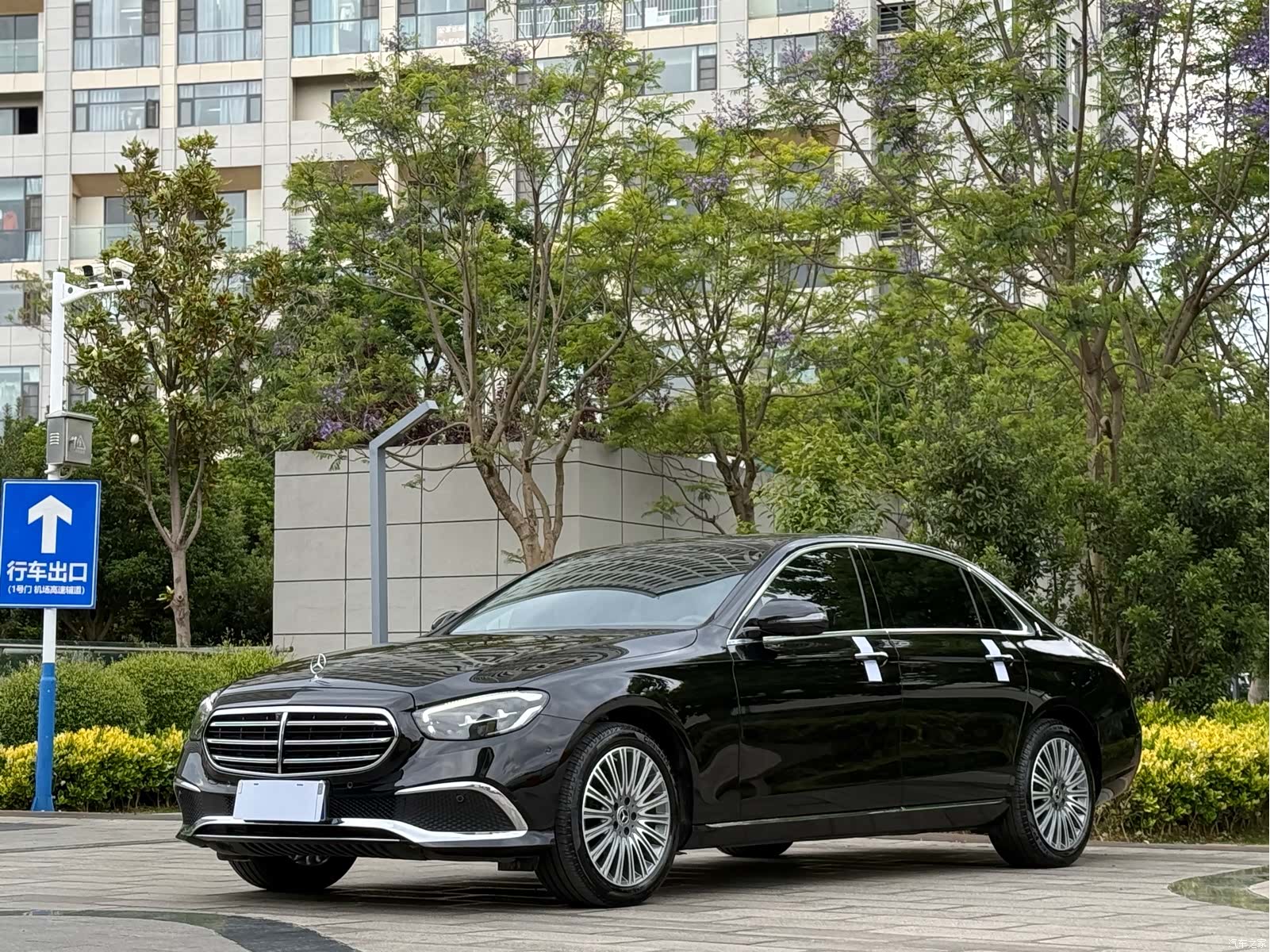 Mercedes-Benz E-Class, 2022 1