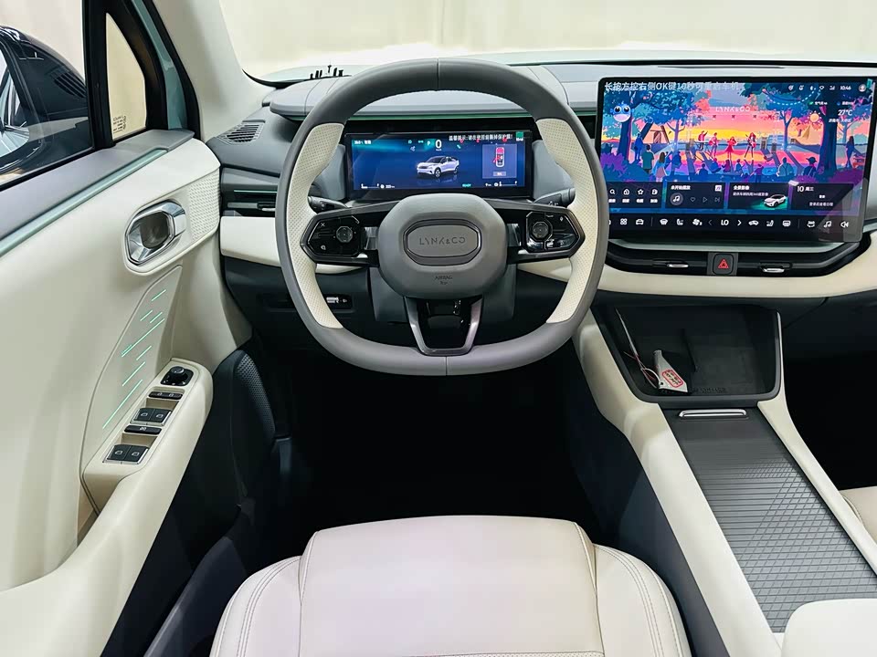 Lynk & Co 06 EM-P