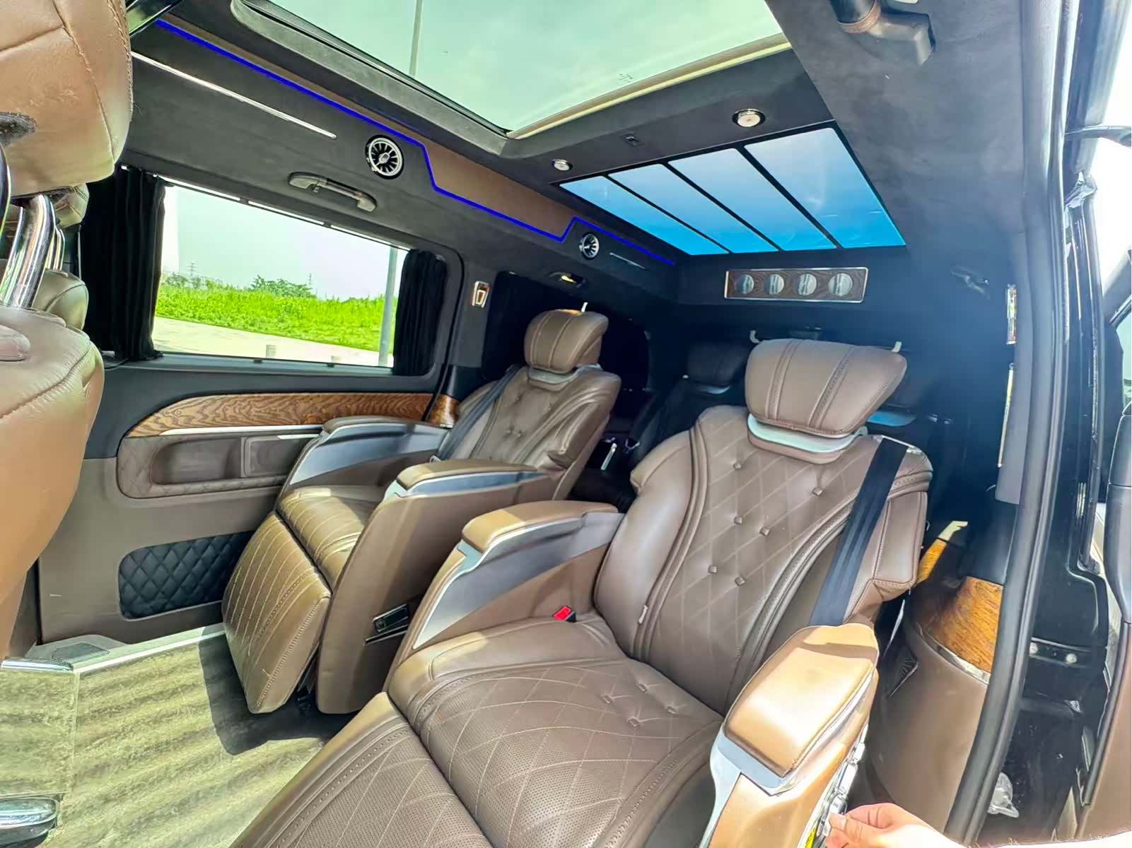 Mercedes-Benz V-Class, 2020 6