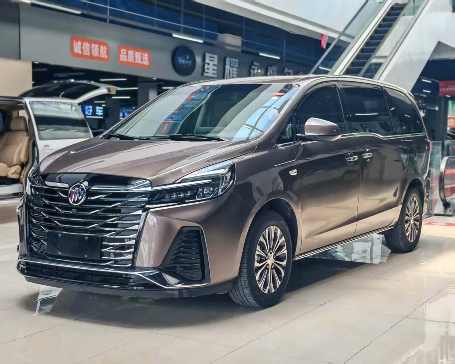 Buick GL8, 2022 2