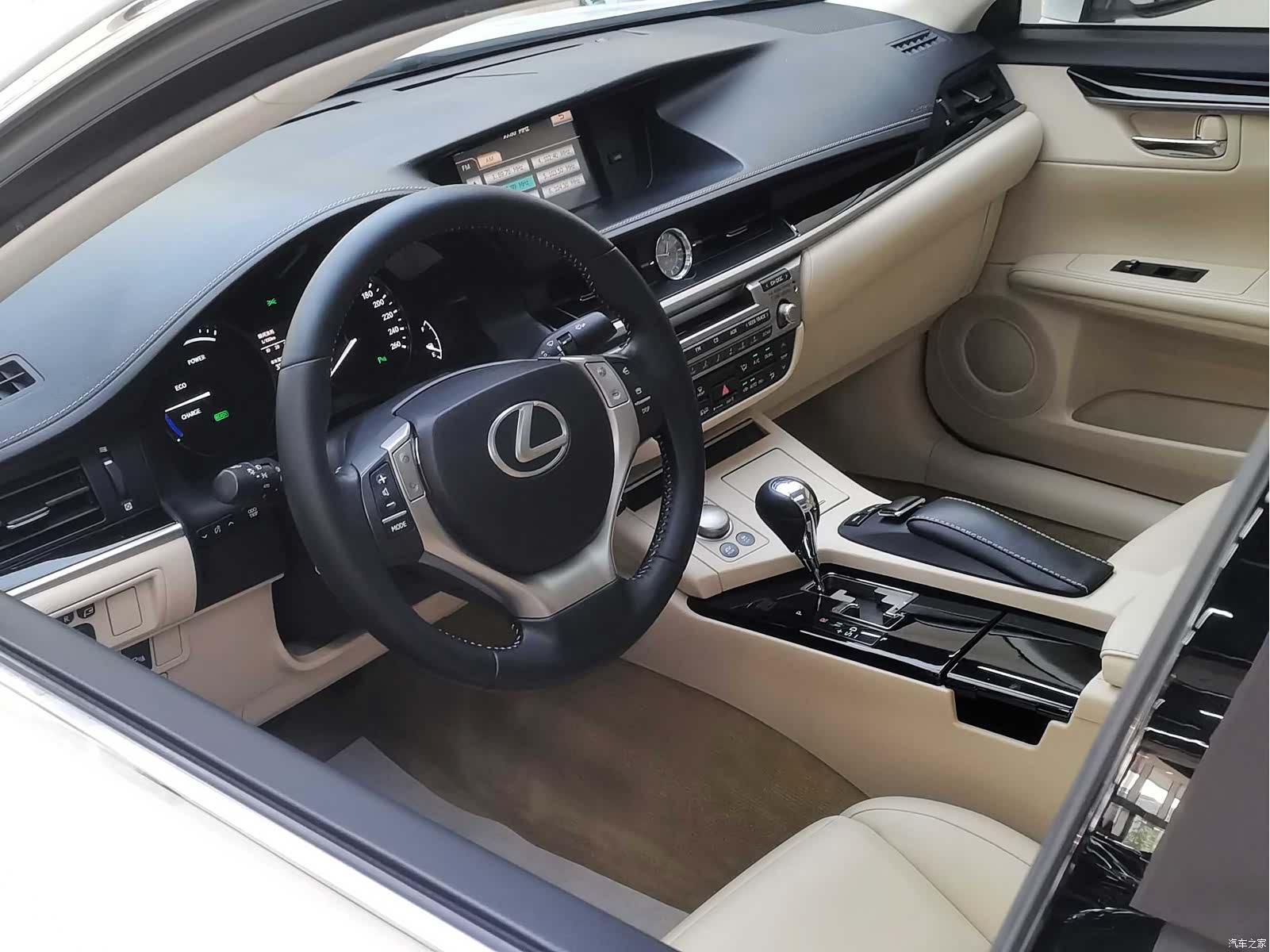 Lexus ES, 2014 8