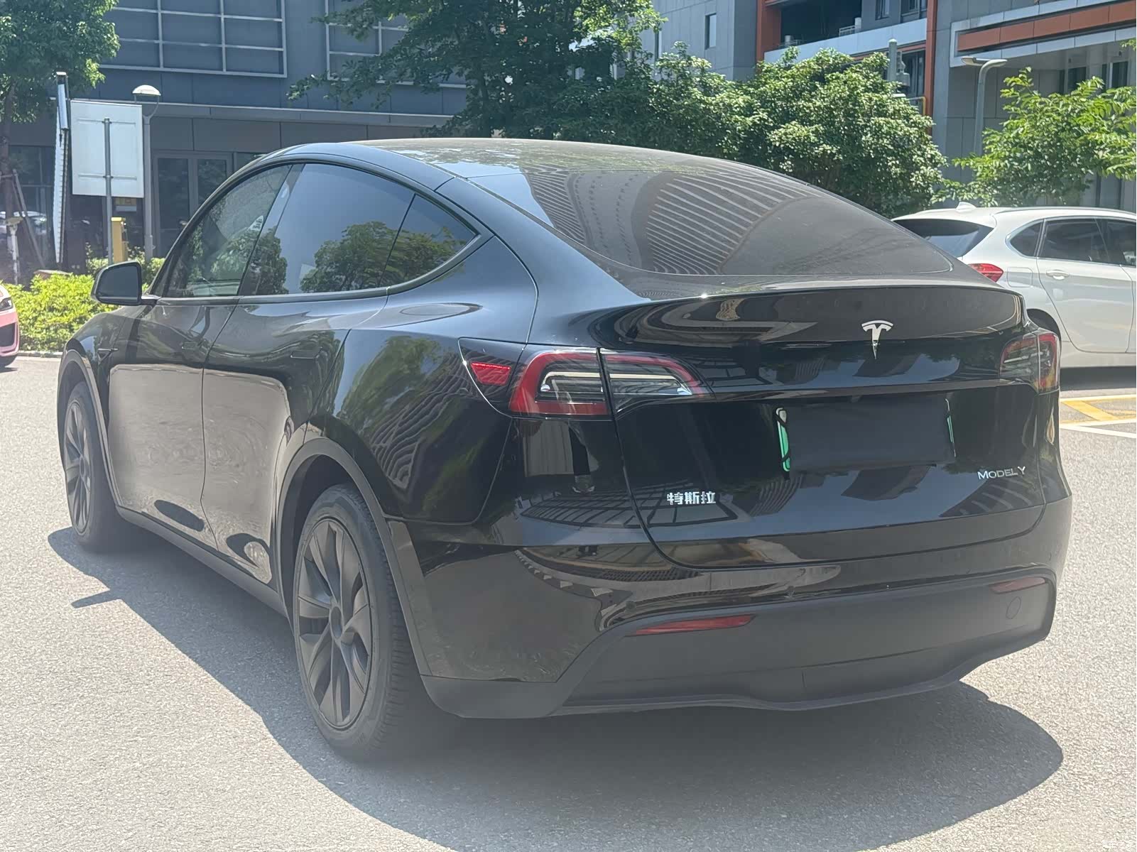 Tesla Model Y, 2023 25