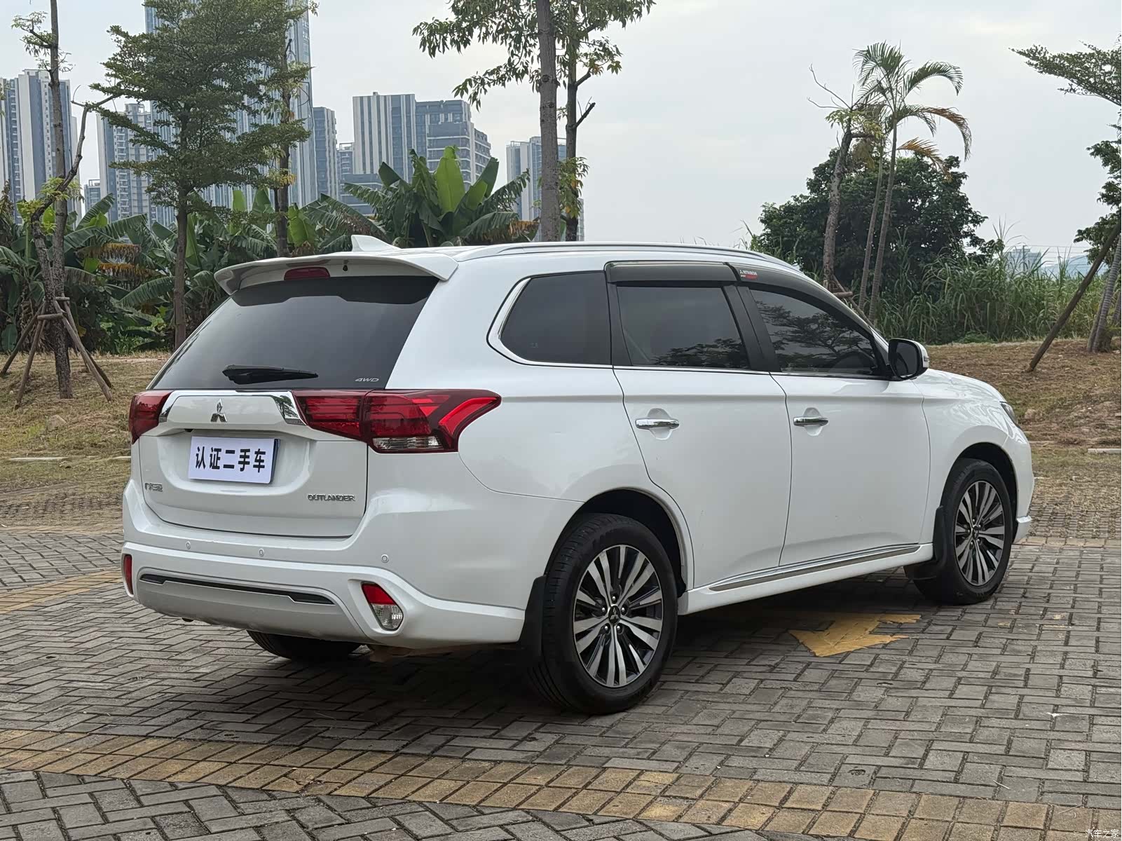 Mitsubishi Outlander, 2021 14