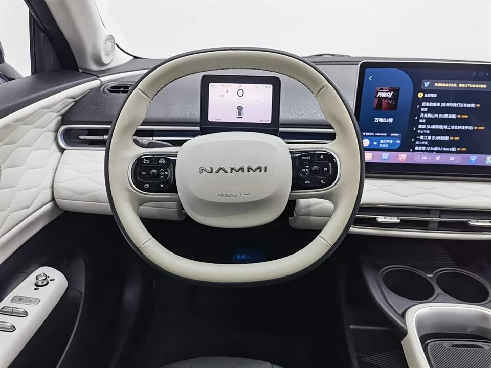 Dongfeng Nammi Nano 01