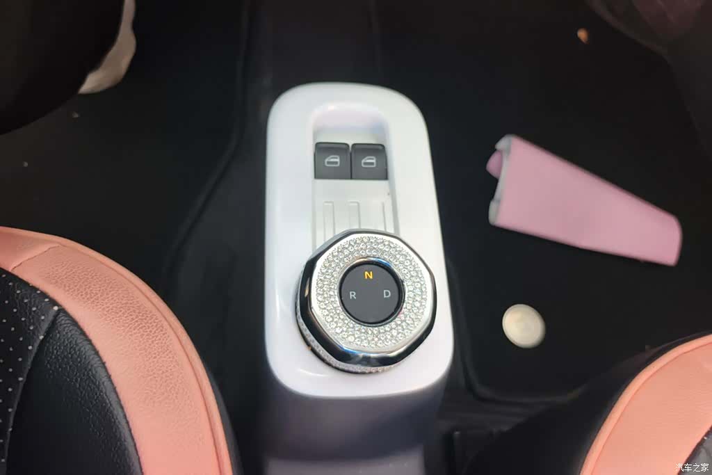 Geely Panda, 2025 16