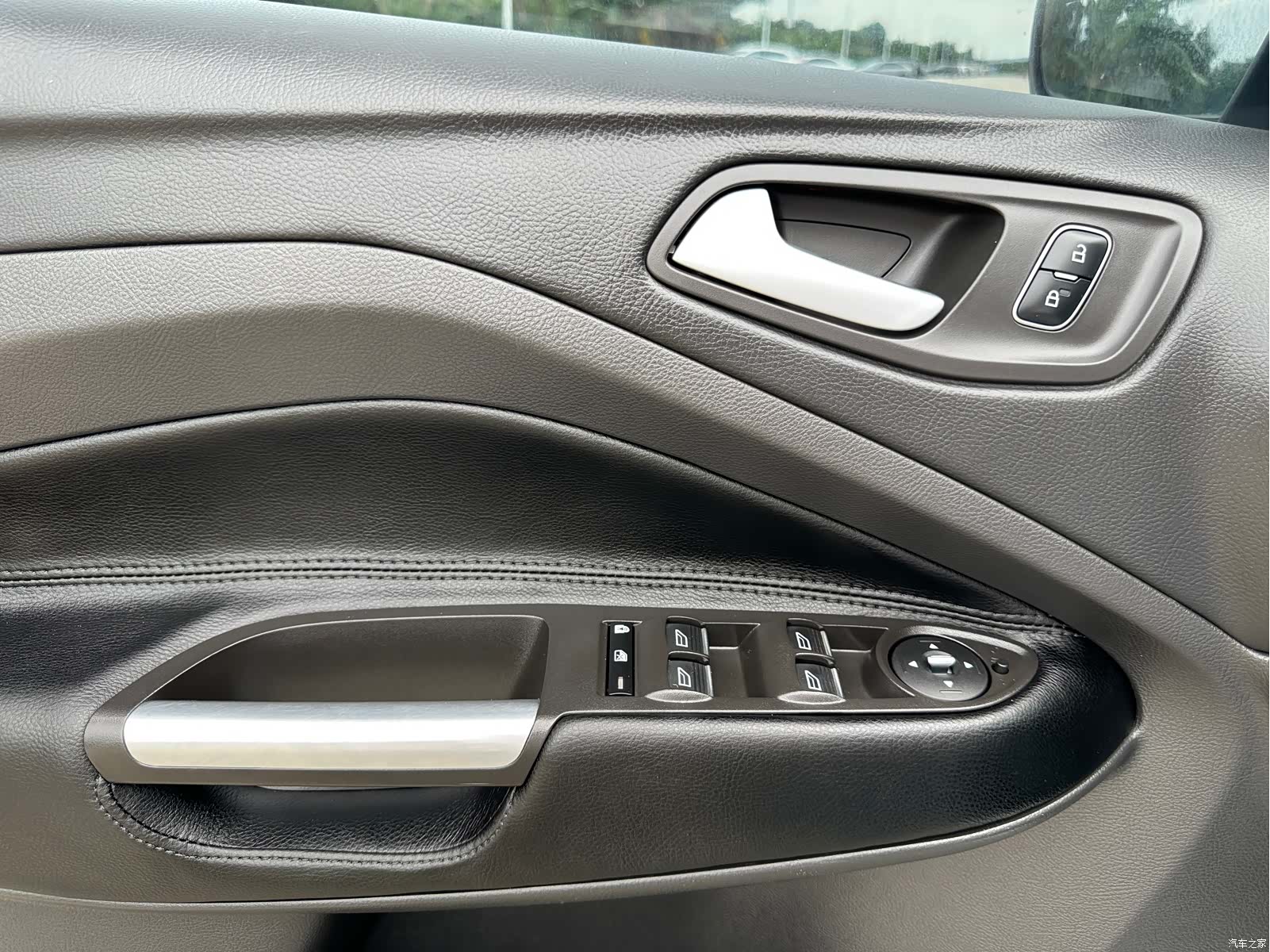 Ford Kuga, 2017 8