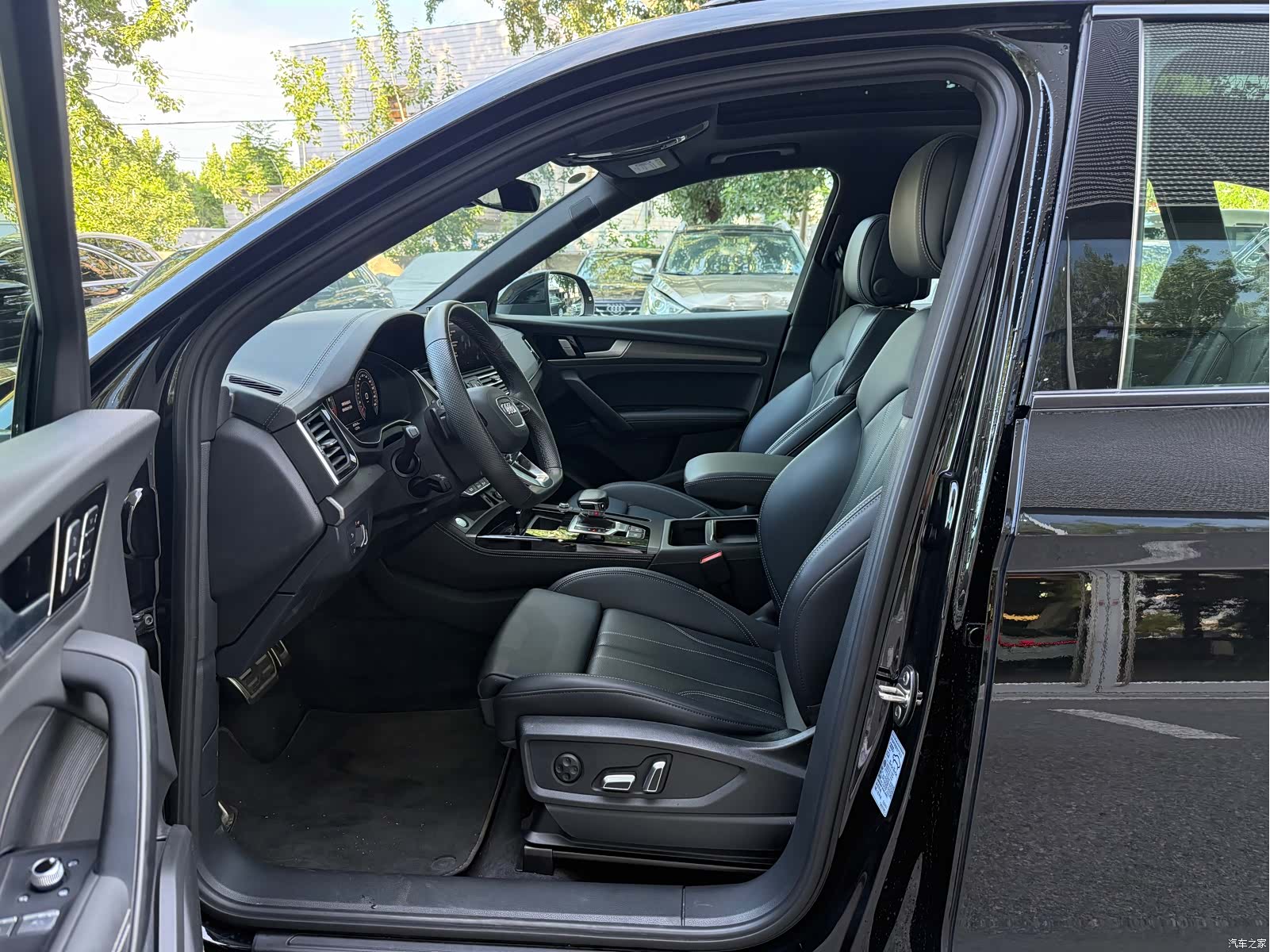 Audi Q5L, 2025 4