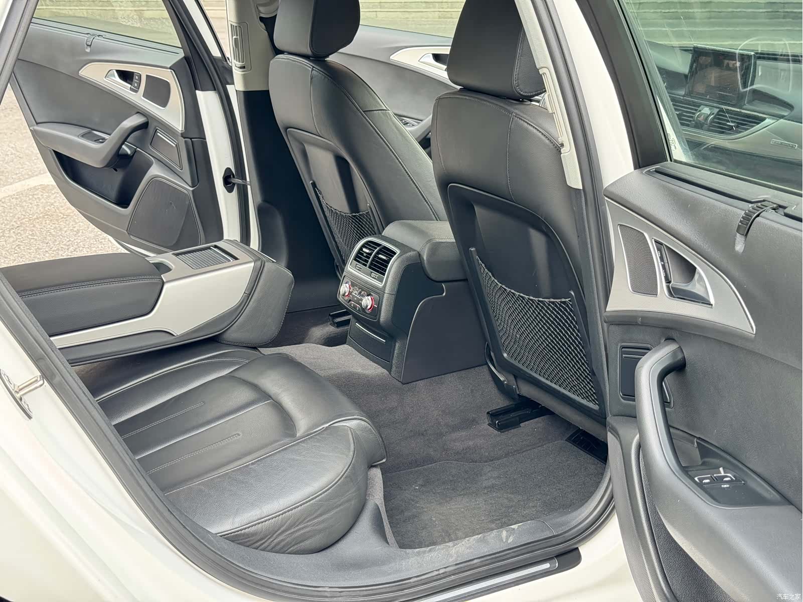 Audi A6L, 2016 11