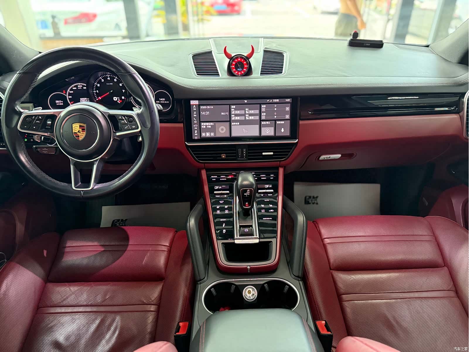 Porsche Cayenne, 2018 11