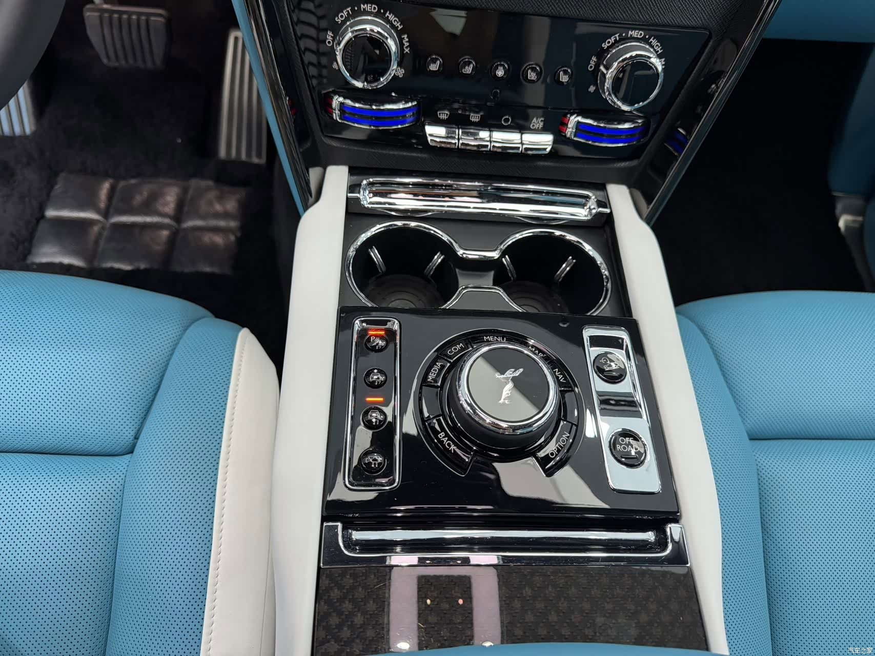 Rolls-Royce Cullinan, 2022 14