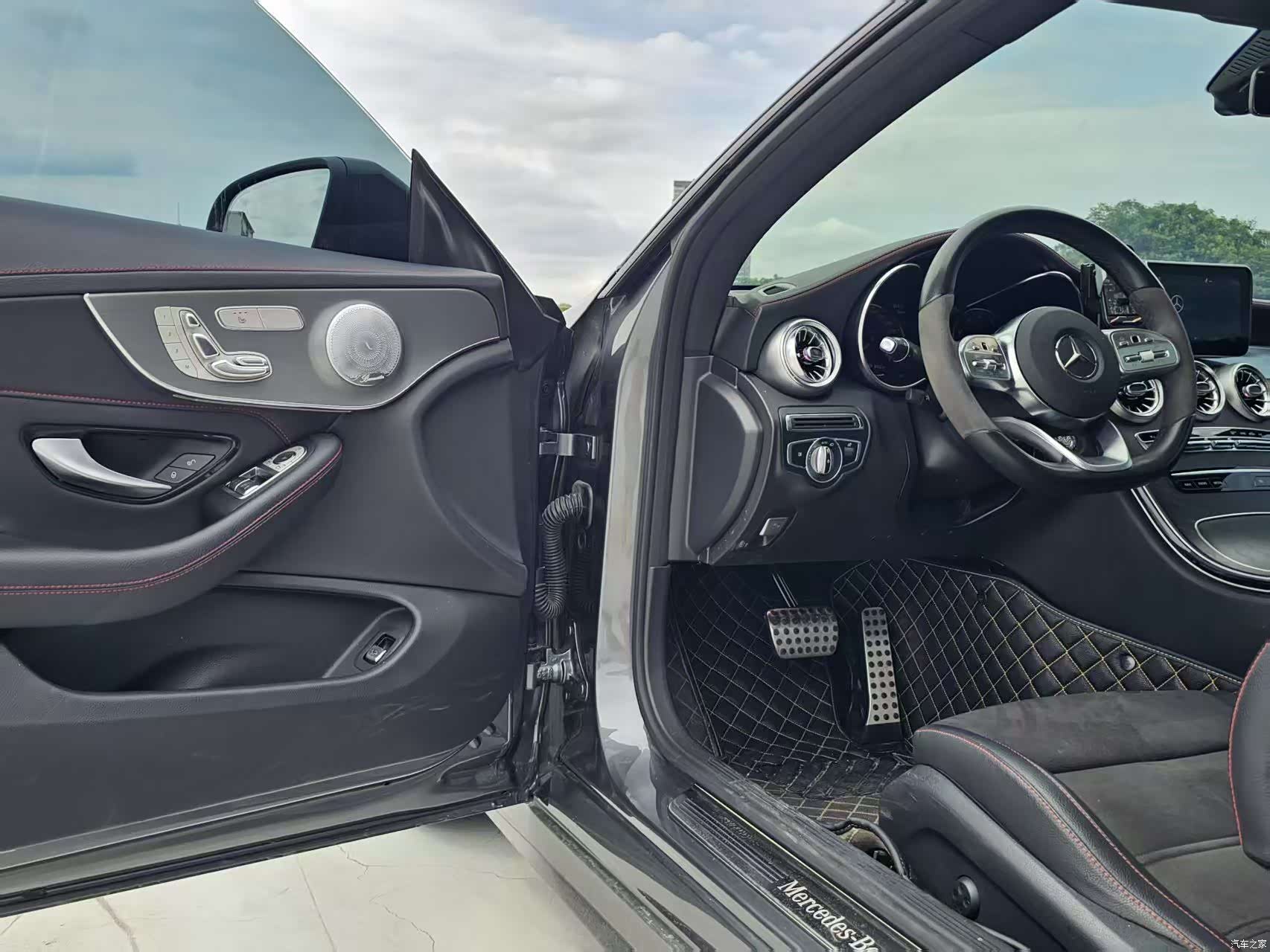 Mercedes-Benz C-Class, 2023 16
