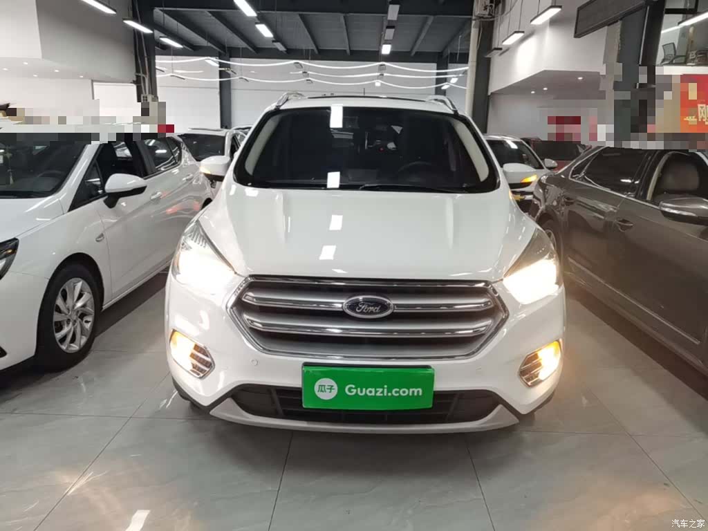 Ford Kuga, 2018 3