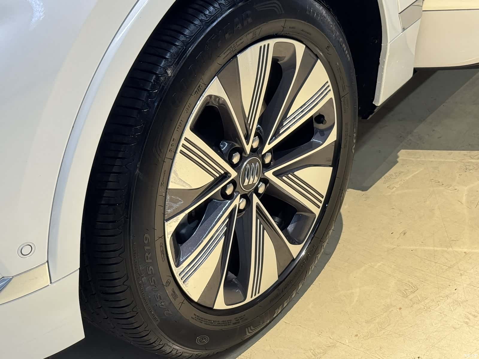 Buick E5, 2025 28