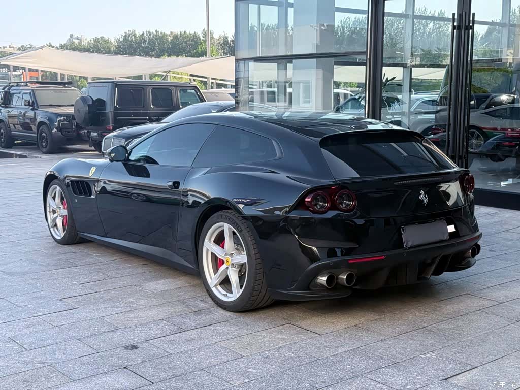 Ferrari GTC4Lus, 2019 10