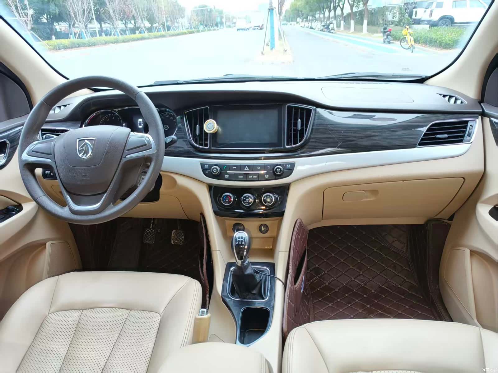 Wuling 730, 2016 11