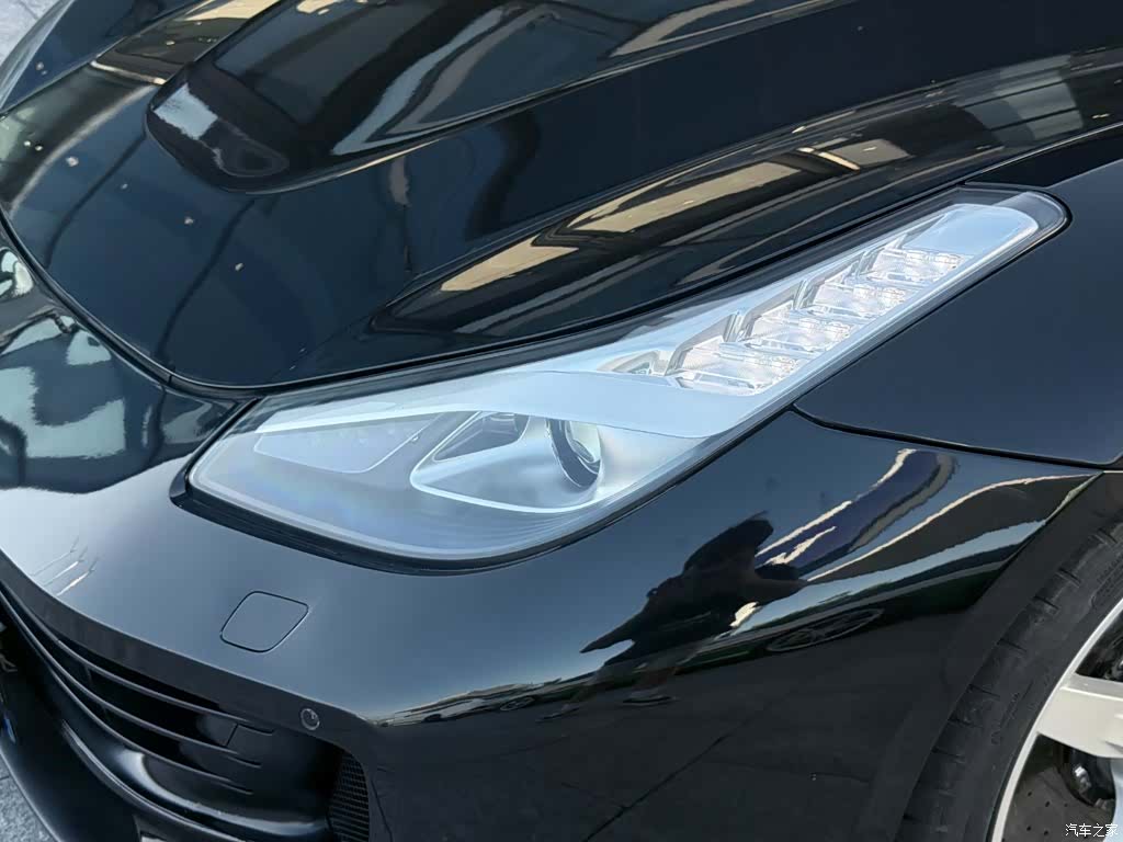 Ferrari GTC4Lus, 2019 7