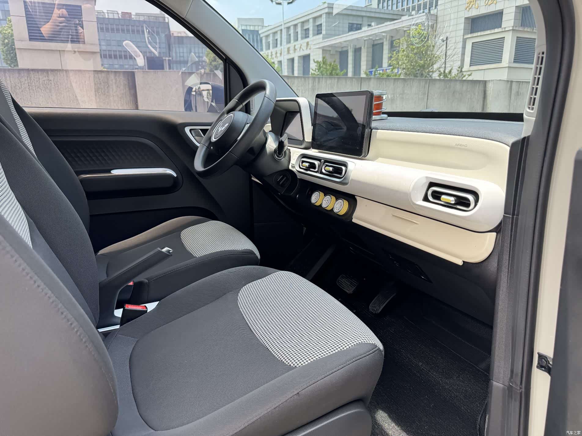 Wuling MINIEV, 2024 6