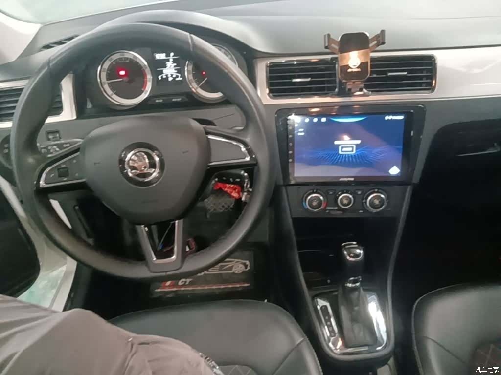 Skoda Rapid, 2020 10