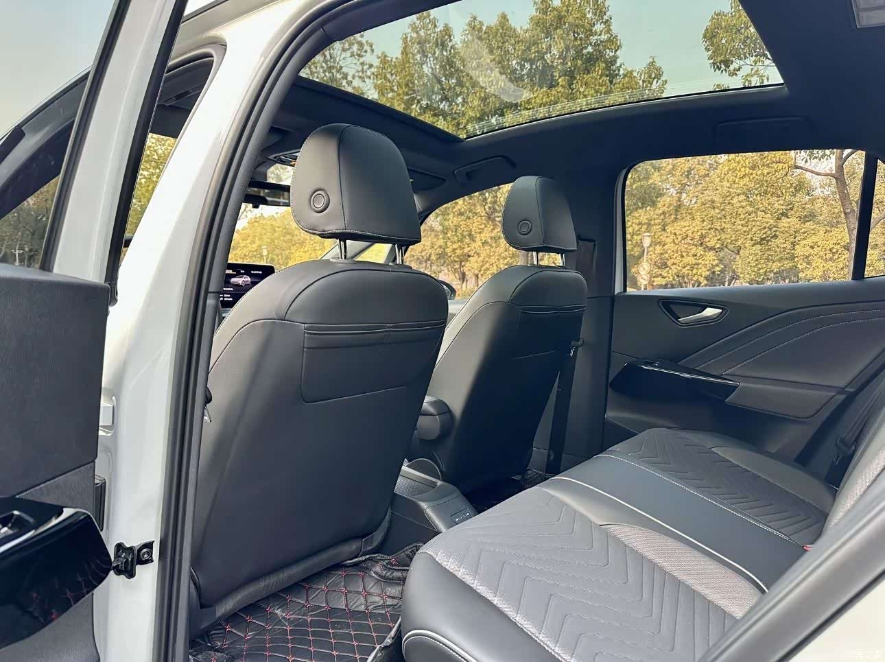 Volkswagen ID.3, 2023 все фото
