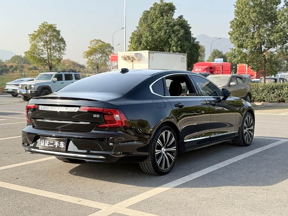 Volvo S90