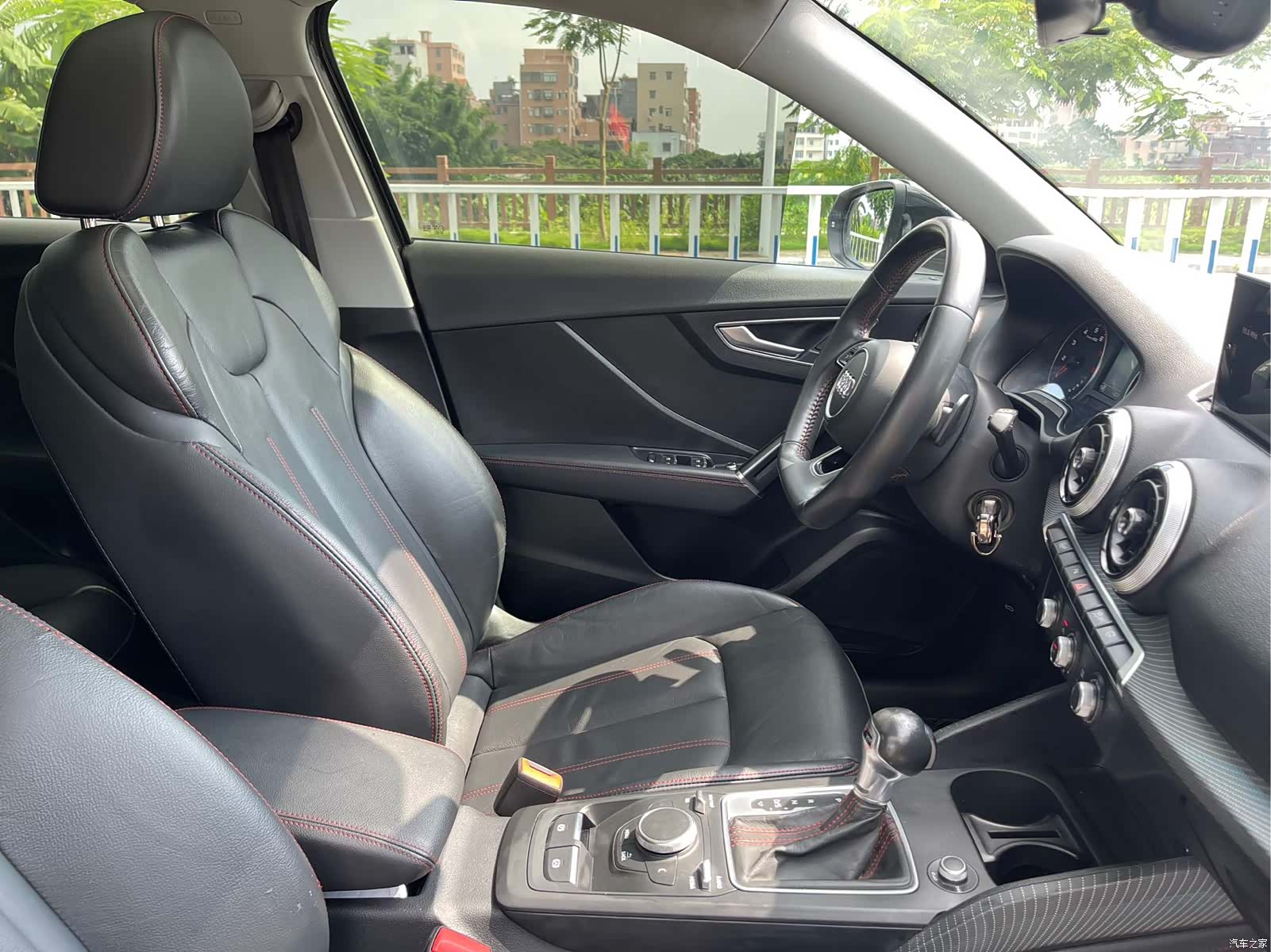 Audi Q2L, 2022 8