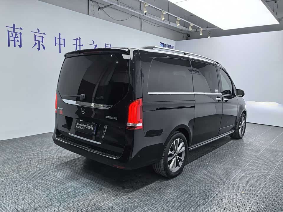 Mercedes-Benz V-class