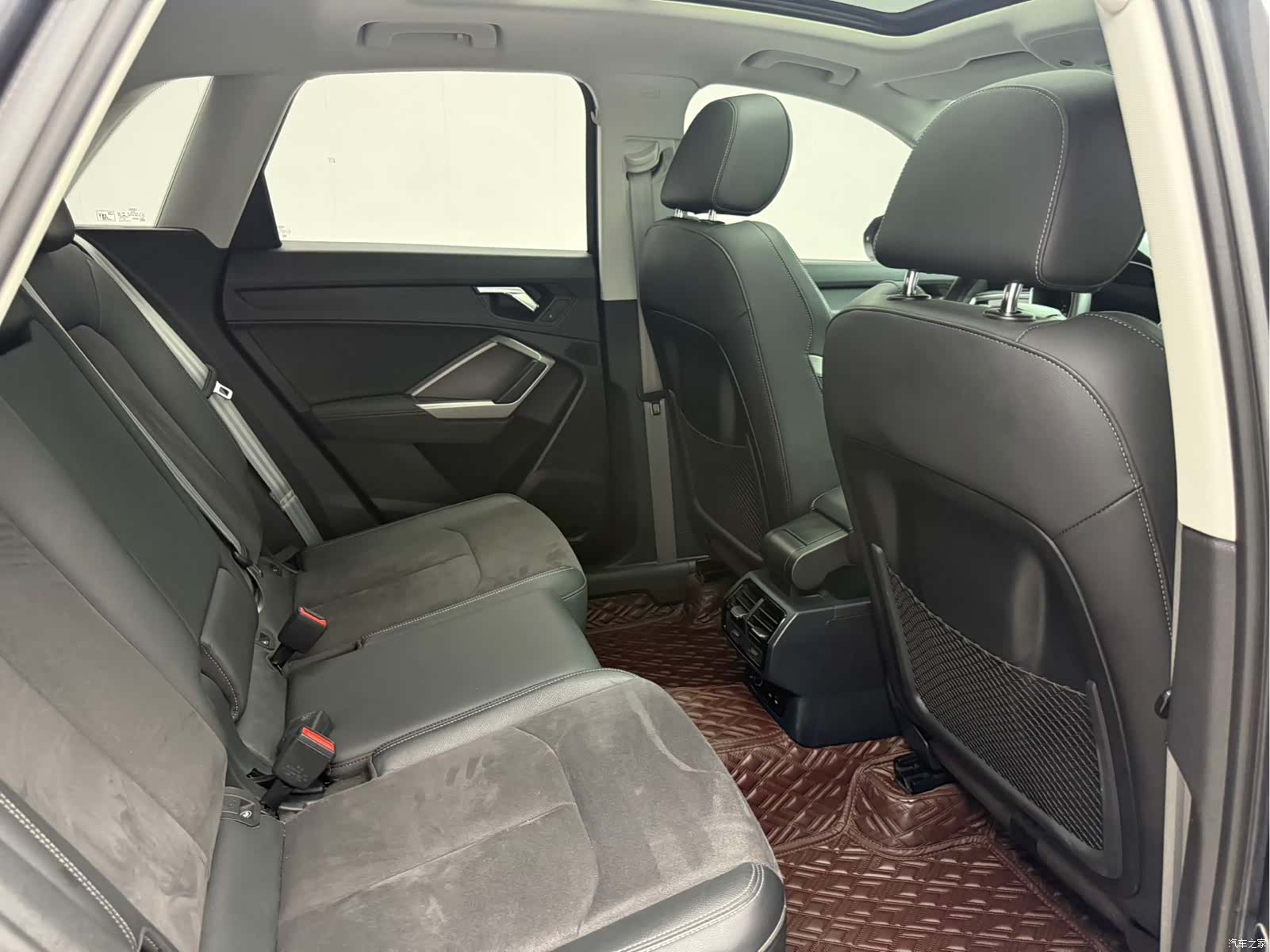 Audi Q3, 2022 10