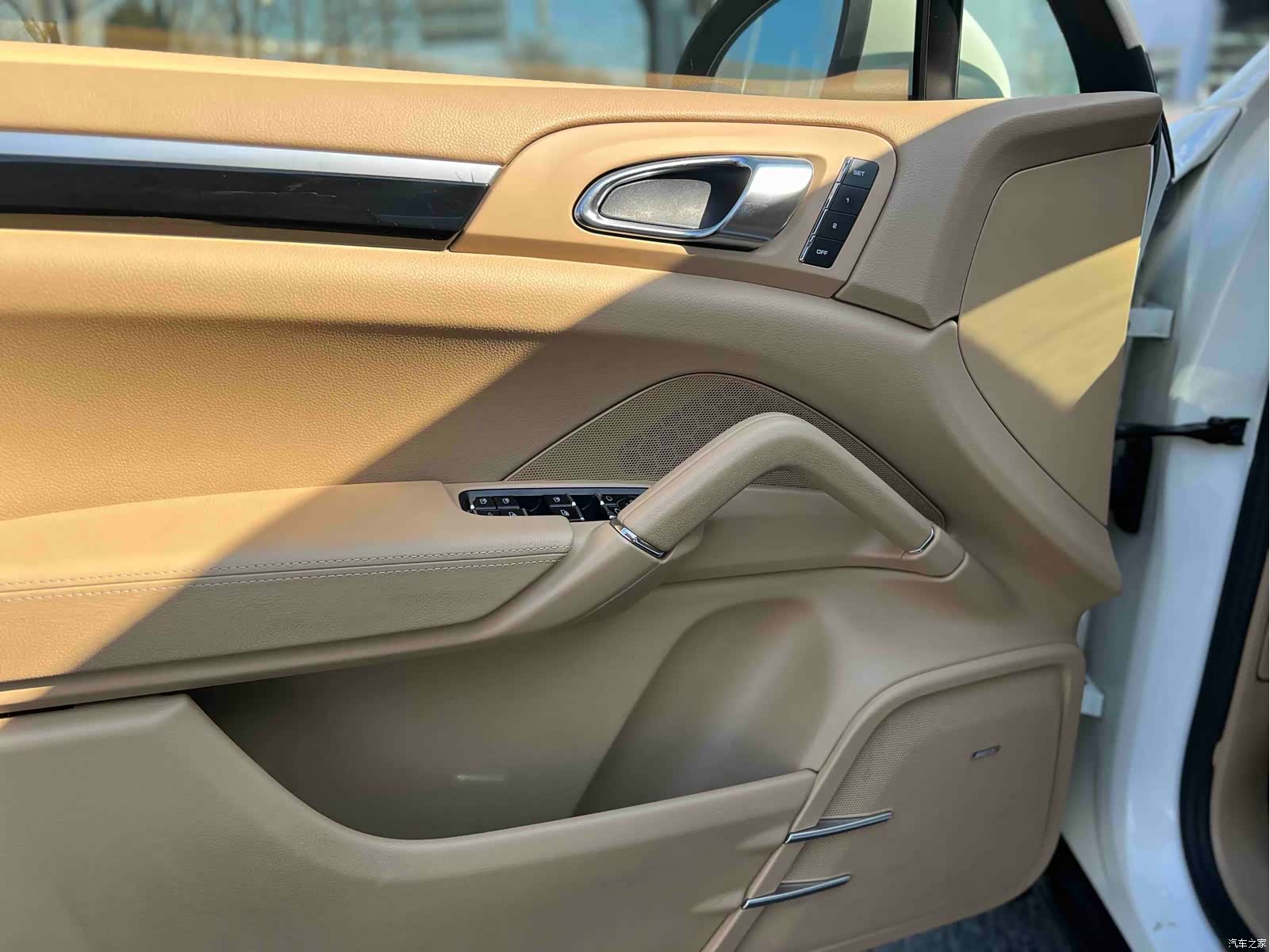 Porsche Cayenne, 2011 13