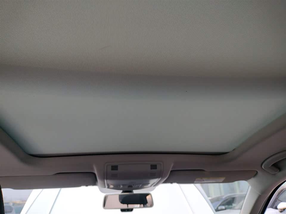 Volkswagen T-ROC exploring Songs