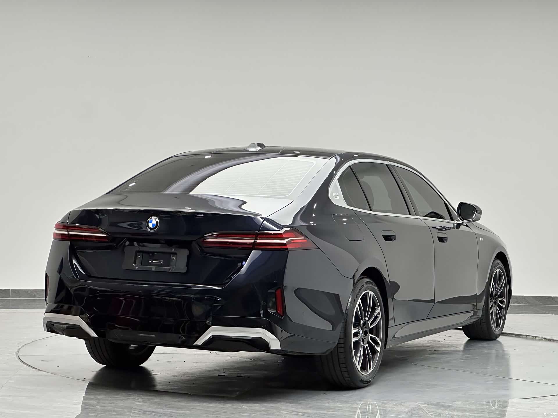 BMW 5 Series, 2024 7
