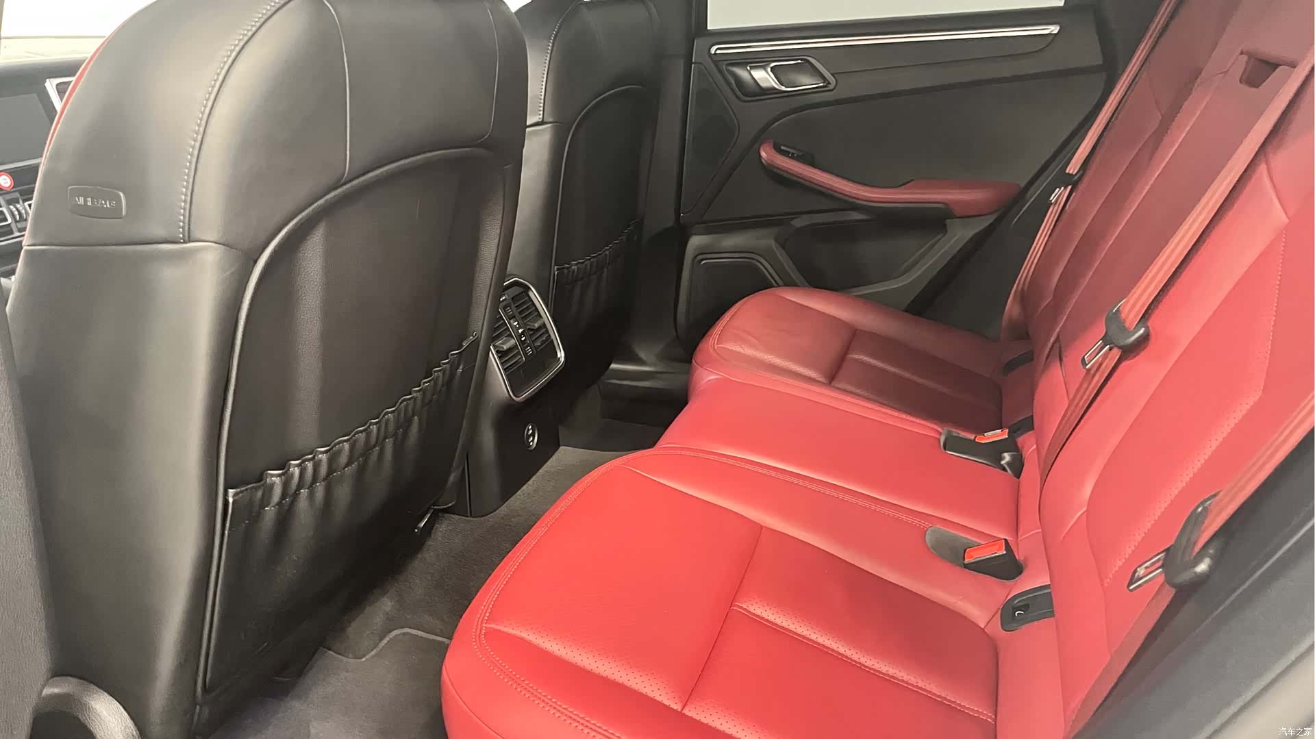 Porsche Macan, 2024 8