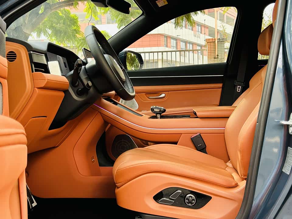 AITO Ask the world M7