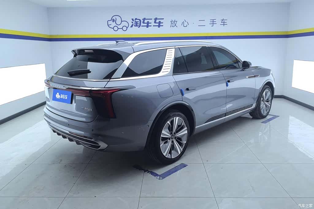 Hongqi E-HS9, 2023 3