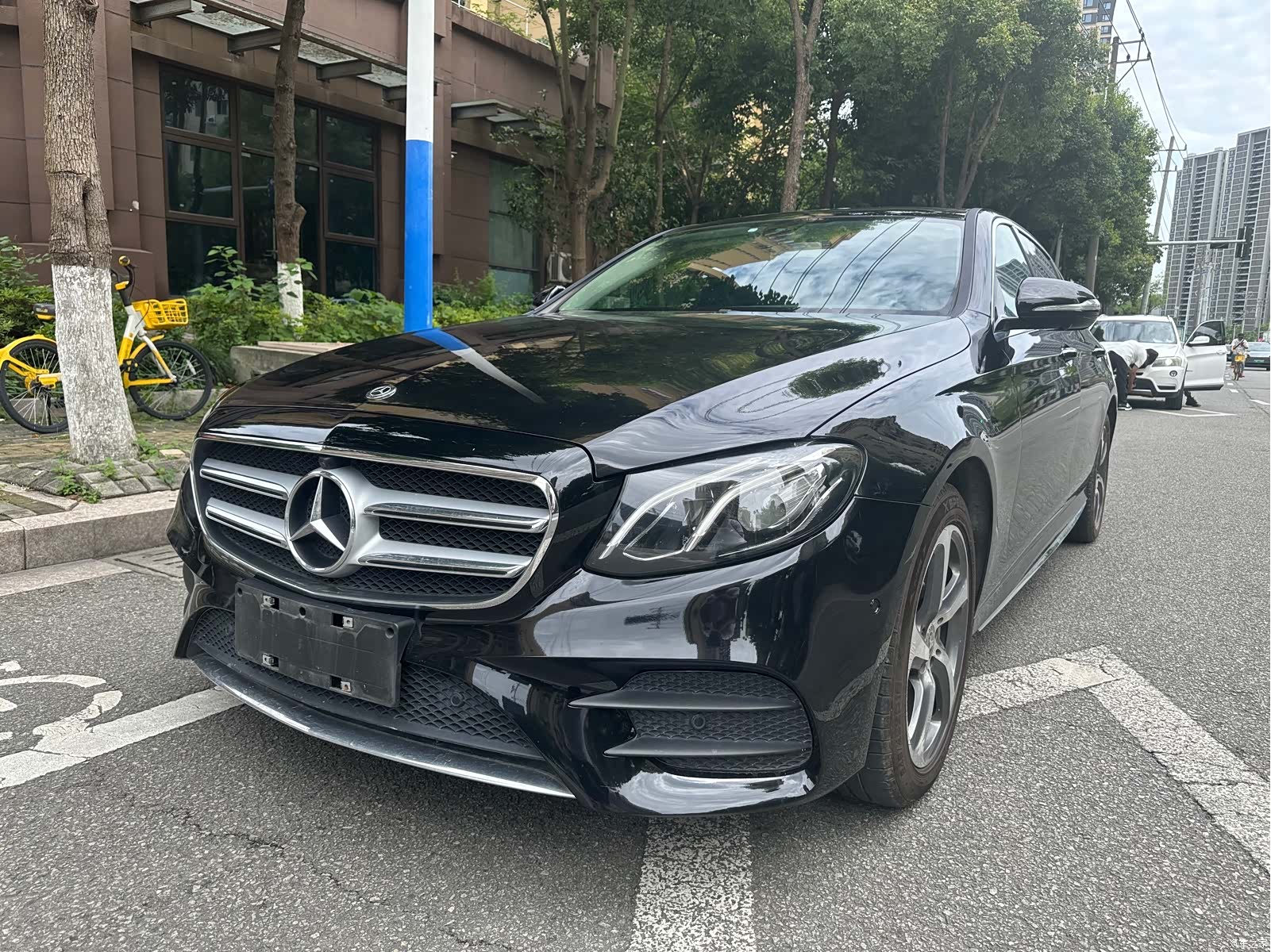 Mercedes-Benz E-Class, 2019 1