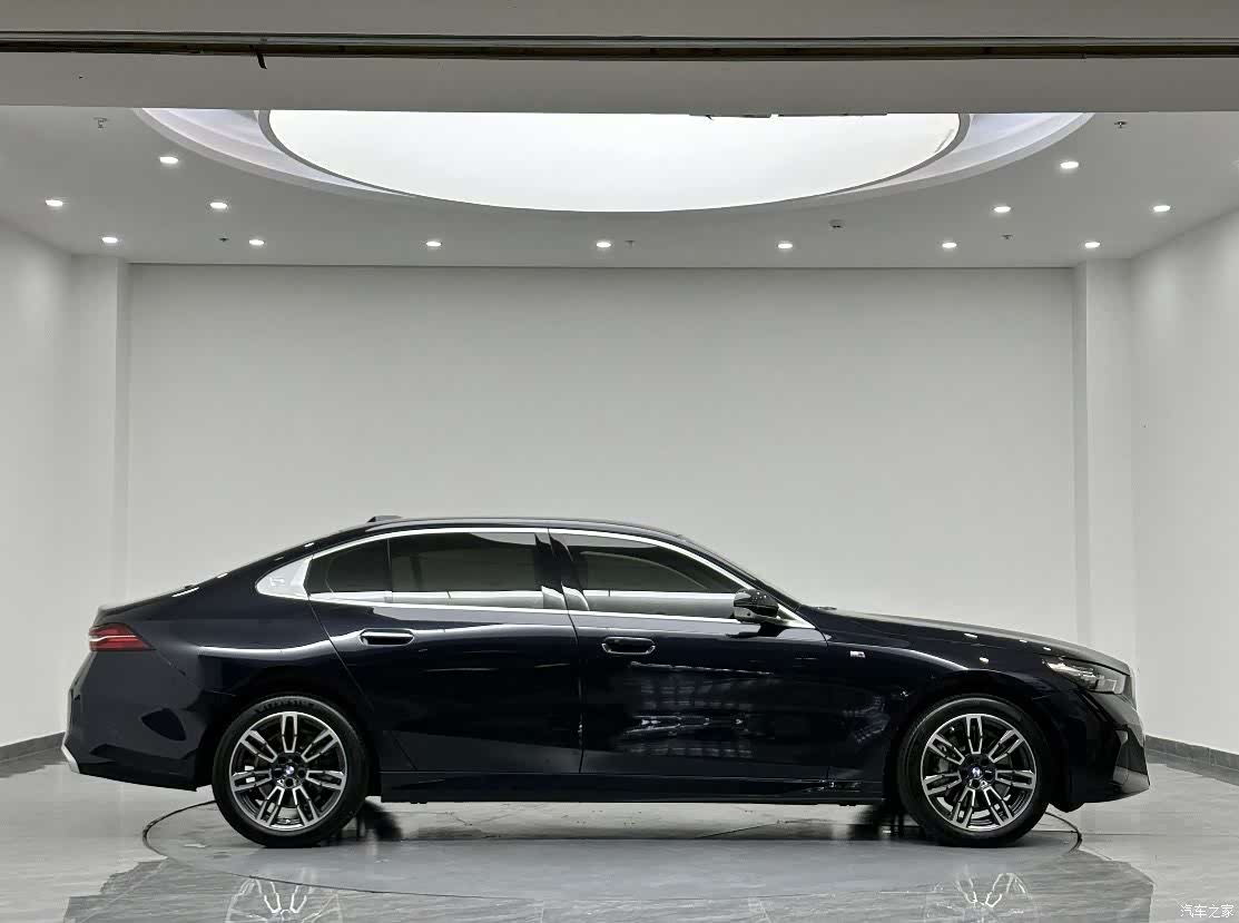 BMW 5 Series, 2024 3