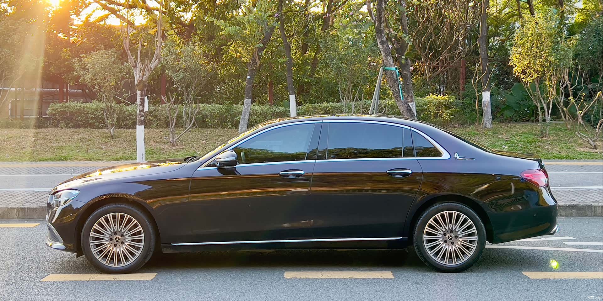 Mercedes-Benz E-Class, 2023 4