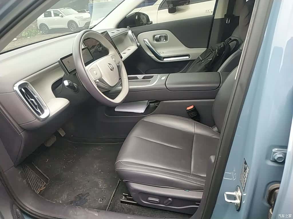 Leapmotor B01, 2025 15