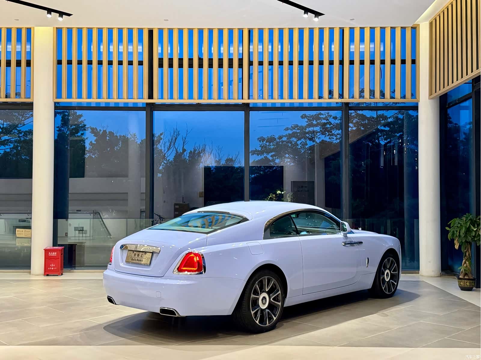 Rolls-Royce Wraith, 2021 3