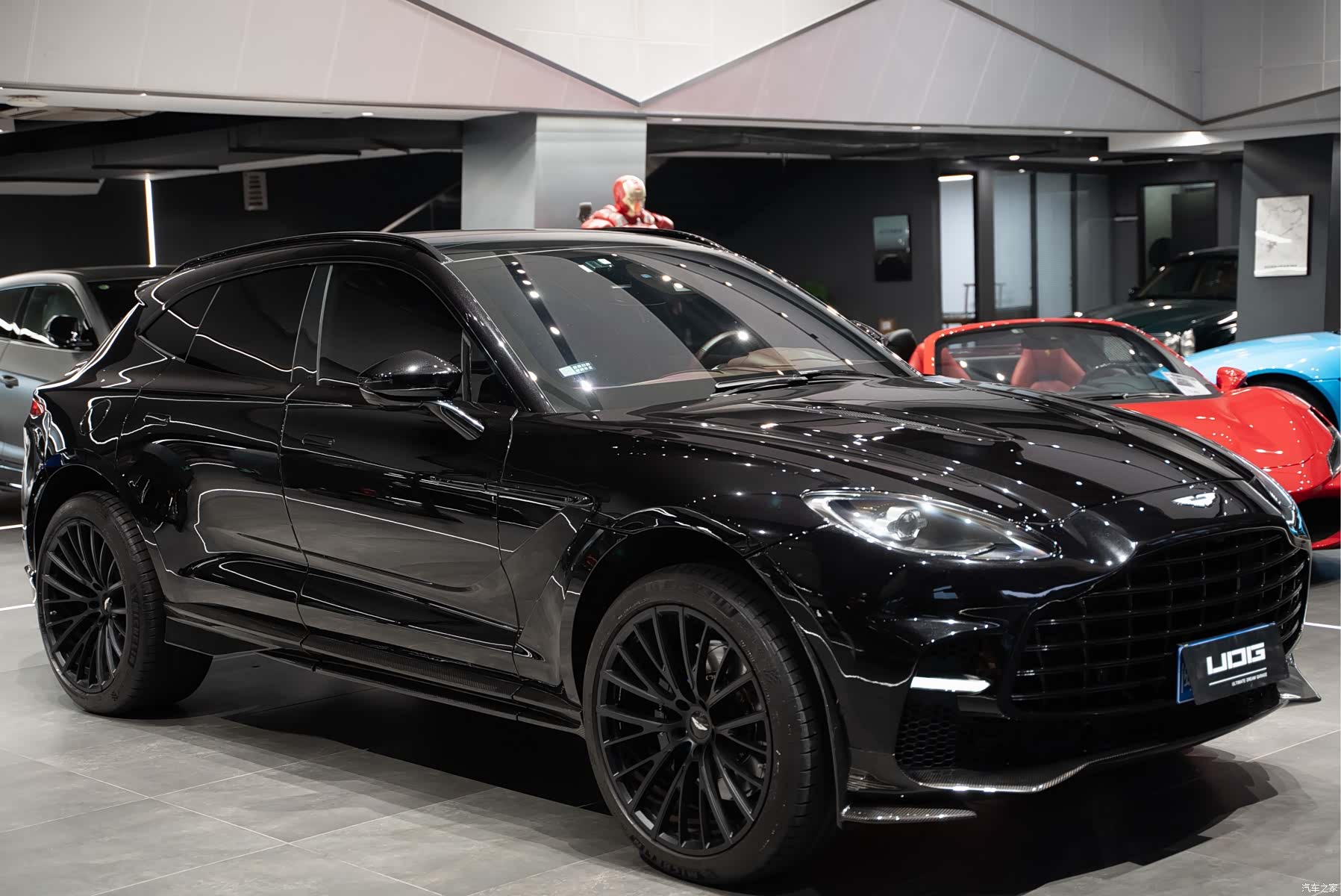 Aston Martin DBX, 2021 8
