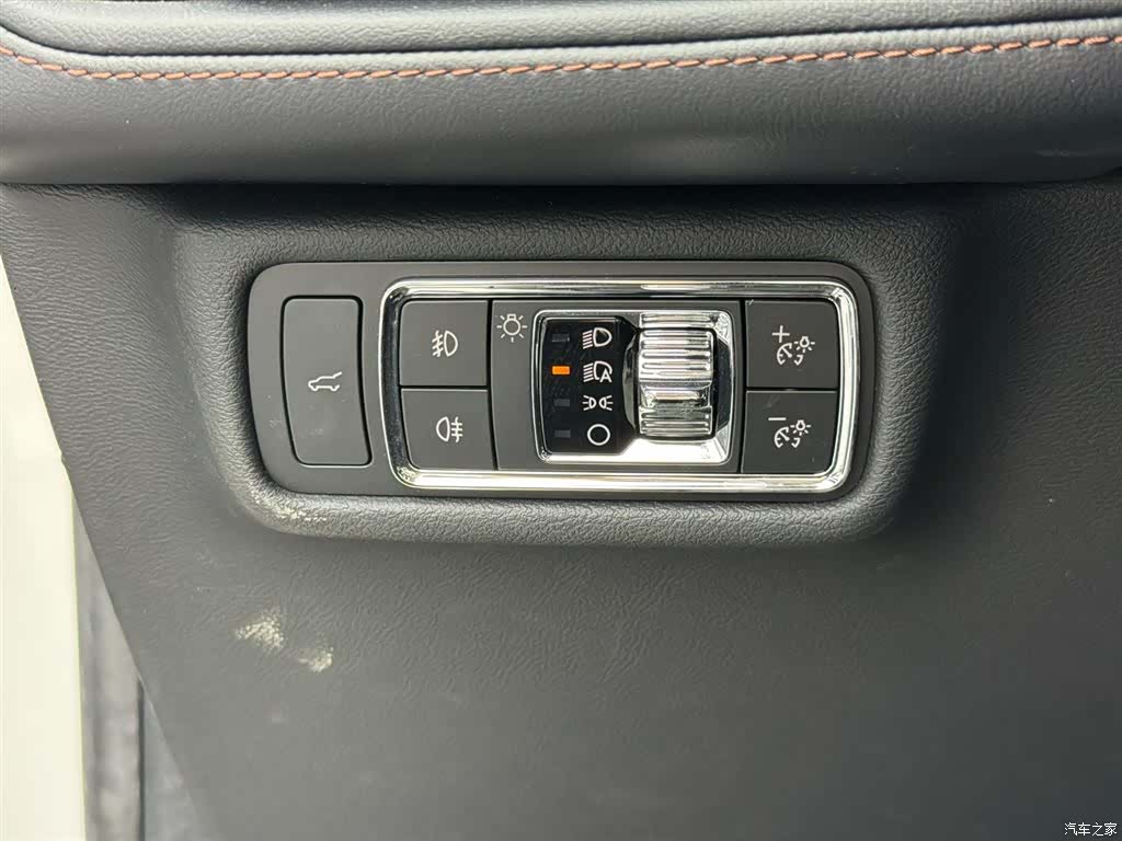 Lincoln Aviator, 2023 15