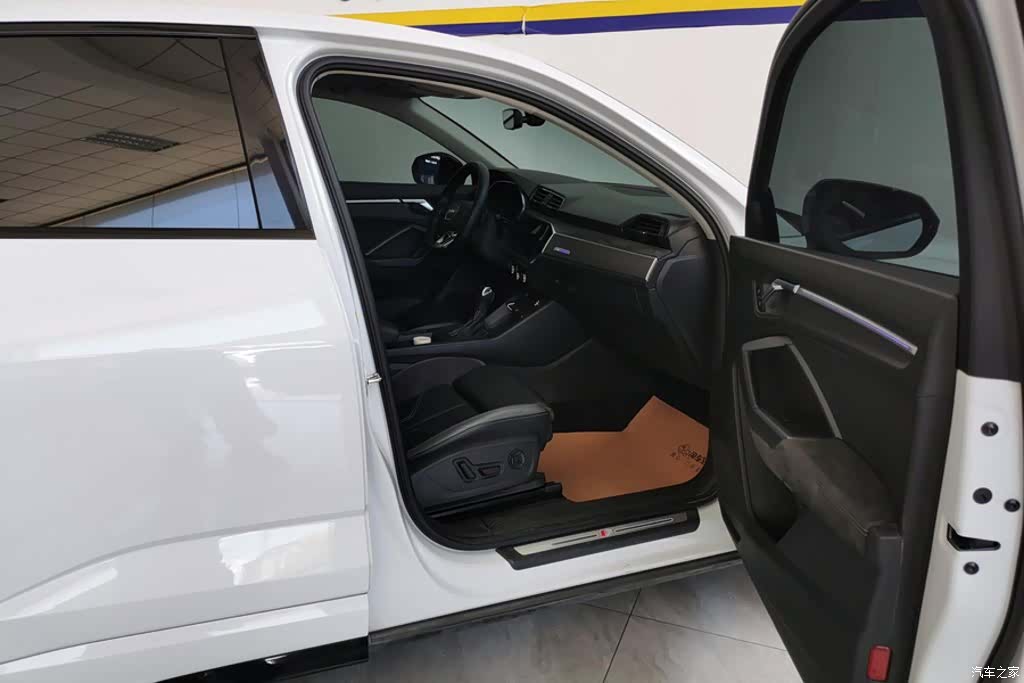 Audi Q3, 2023 8
