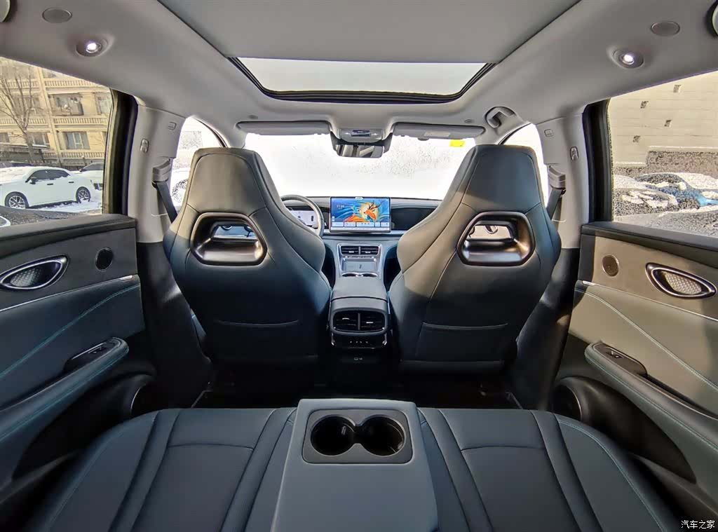 BYD HiAce, 2025 22