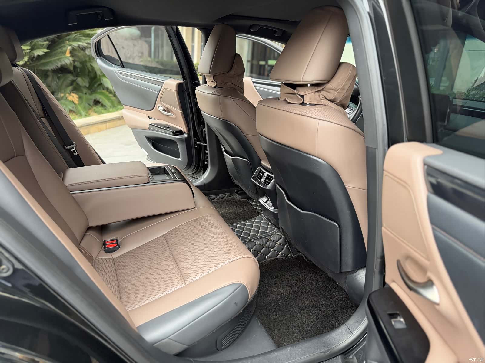 Lexus ES, 2024 все фото
