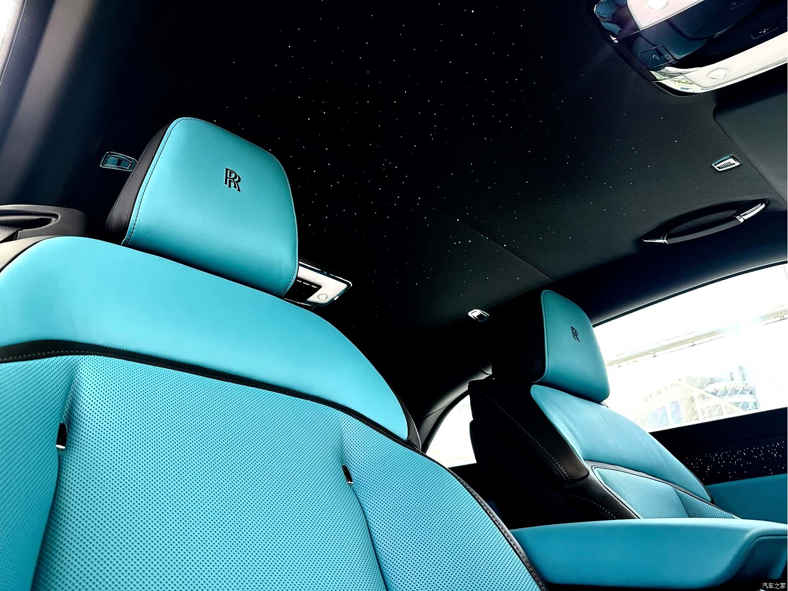 Rolls-Royce Spectre, 2024 27