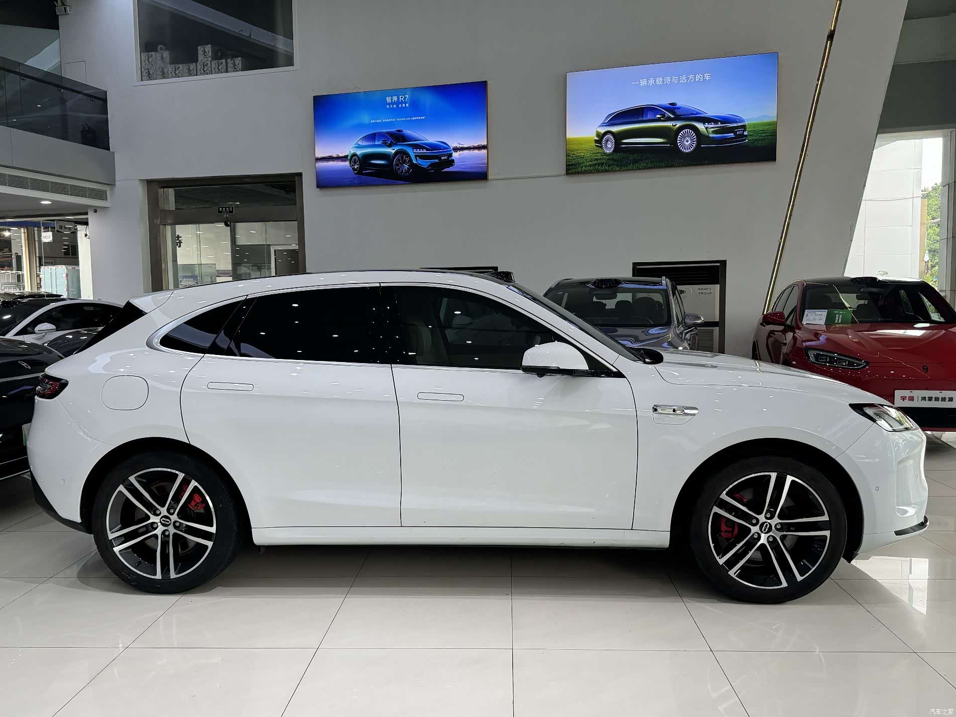 AITO M5, 2024 4