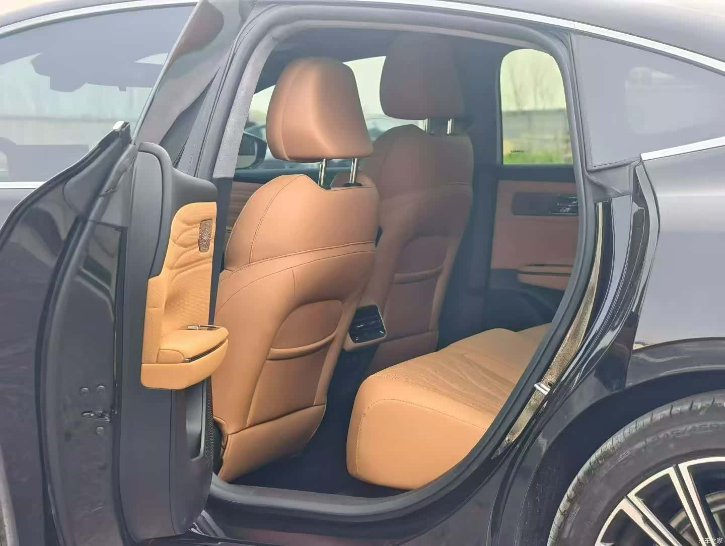 Geely 8, 2025 все фото